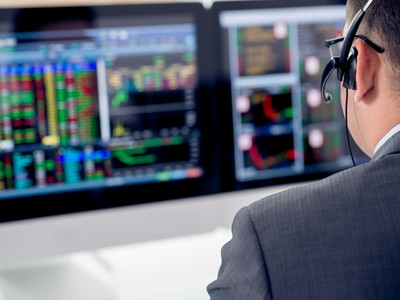 Xử lý nghẽn lệnh sàn HOSE: Chuyện phải lên Thủ tướng vì Ủy ban bàn giải pháp "trong phòng kín"?